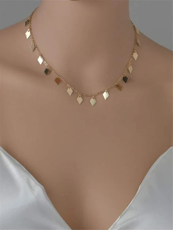 Shein - Chain With A Metal Pendant In The Shape Of A Geometric Lozenge