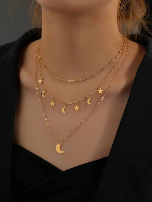 Shein - Layered Necklace With A Star And Moon Pendant