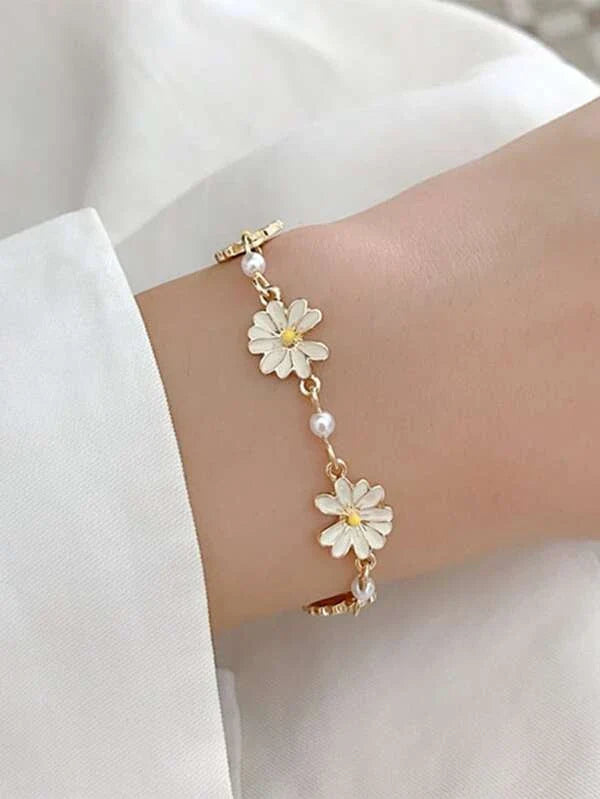 Shein - Flower Bracelet With Faux Pearl Embellishment